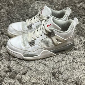 Jordan 4s white Oreo (2021)